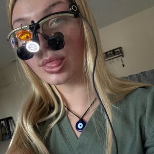 Meet your Posher, Lexi